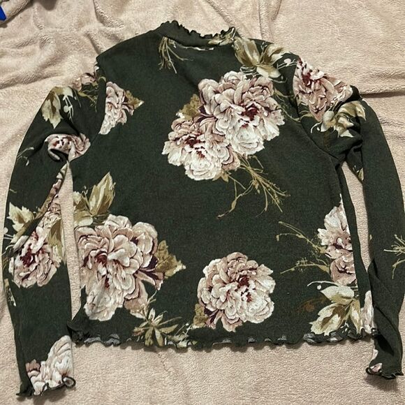 NWT- Charlotte Russe - XL. - Picture 2 of 6